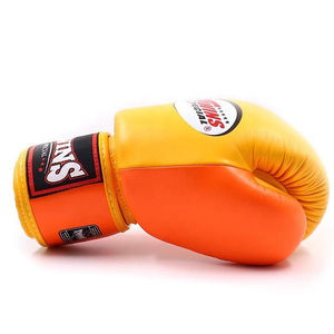 Gants de boxe en cuir imperméables antidérapants avec logo personnalisé en couleur pleine pour le kickboxing, les entraînements de frappe et les compétitions - Product Image 6