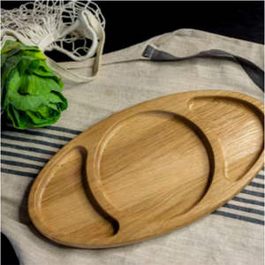 Plateau de service en bois arrondi à deux cloisons vernis naturel - Product Image 3