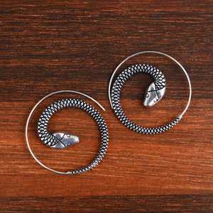 Nuevos Pendientes de Serpiente de Diseño Moderno, Joyería Gótica de Aro de Latón para Mujer, Acabado Plateado Oxidado, Espiral Animal Boho, Venta al por Mayor/OEM/ODM - Product Image 3