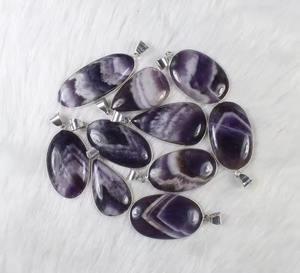 Haute poli Chevron améthyste pierres précieuses pendentif bijoux lunette naturelle réglage pour la vente au détail en gros bijoux de mode Manauafacater - Product Image 1