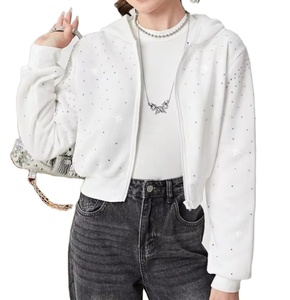 เสื้อครอปท็อปมีฮู้ดแบบซิปประดับเพชรสำหรับผู้หญิง ระบายอากาศได้ดี ปรับแต่งได้ตามต้องการ เสื้อฮู้ดซิปคุณภาพพรีเมียม ผลิตในปากีสถาน - Product Image 5