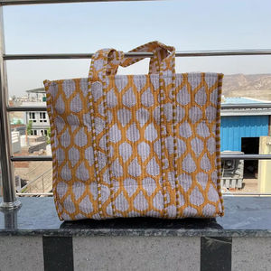Sac fourre-tout de luxe à imprimé floral de qualité supérieure Sac fourre-tout imperméable de qualité supérieure fabriqué en Inde avec doublure en toile Fabriqué en Inde Exportateur - Product Image 1