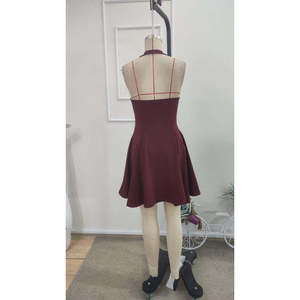 Robe courte en scuba à col halter et motif géométrique pour femme, 37557 - Bourgogne - Product Image 6