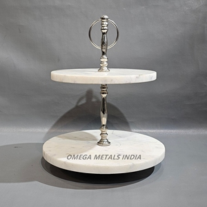 Soporte para pasteles de mármol blanco de dos niveles de alta calidad con plata pulida, perfecto para exhibir postres y pasteles en eventos - Product Image 3
