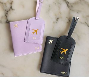 Juego de Etiquetas para Equipaje y Porta Pasaportes con Bloqueo RFID Promocional, Forro Corto de Satén, Decoración con Letras, Carteras Premium para Viajeros - Product Image 1