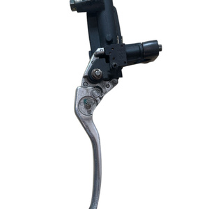 Pompe de frein avant Kymco Downtown 300 2011 d'origine Kymco 00143069 avec levier de frein - Product Image 2