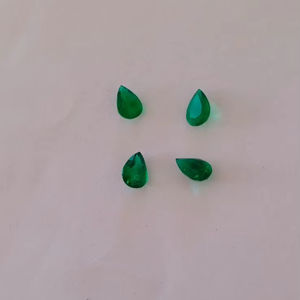 Piedra preciosa suelta Esmeralda verde personalizable de alta calidad forma de pera Natural semipreciosa para la fabricación de joyas - Product Image 1