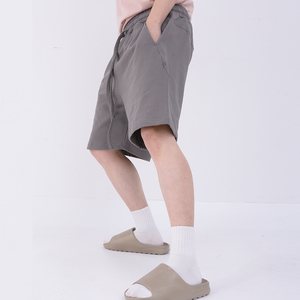 Pantalones cortos deportivos para correr de Color sólido de alta calidad para hombre, logotipo personalizado impreso, respetuoso con el medio ambiente, informal, elástico, ropa de calle, talla media - Product Image 2