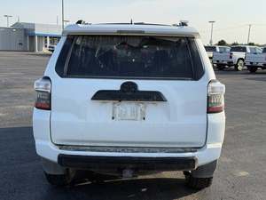 4Runn-er โตโยต้าสีขาวเป็นประกาย4WD ระดับพรีเมียม TRD off-road ใช้กับระบบนำทางเบาะหนังอัลลอยสตาร์ทด้วยรีโมท - Product Image 4