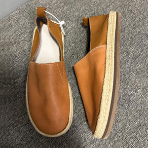 รองเท้าหนังแท้คุณภาพสูงสำหรับผู้ชาย รองเท้าทางการสำหรับธุรกิจ เย็บอย่างทนทานเพื่อการใช้งานที่ยาวนาน - Product Image 2