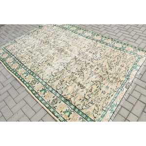 Tapis de 5,9 x 8,3 pieds, tapis turc vintage, tapis en laine vert beige à motifs floraux - Product Image 1