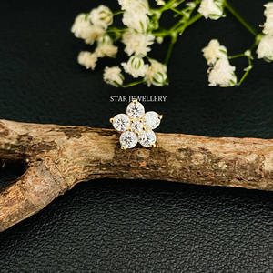 Goujon de fleur en diamant naturel en or massif 14 carats pour piercing d'oreille bijoux fins. - Product Image 1