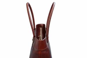 Suministro directo de fábrica Bolso de cuero ecológico Bolsa de regalo personalizada para ella con iniciales disponibles al mejor precio - Product Image 5