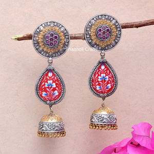 Pendientes Largos Jhumka Chapados en Oro de Dos Tonos con Diseño Floral, Joyería Tradicional de Diseñador para Mujer - Product Image 1