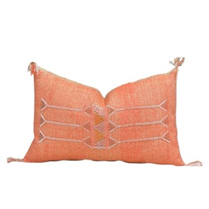 Fodera per cuscino vintage in seta di cactus marocchina ricamata a mano Sabra, colore arancio bruciato, con nappe decorative per casa, soggiorno e hotel - Product Image 1