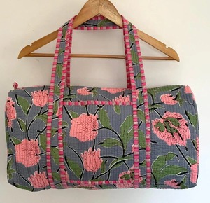 Bolsa de Viaje Deportiva de Lujo, Color Gris, con Estampado Floral, Hecha a Mano, de Algodón, con Bloques de Color, Acolchada, Resistente, Ecológica, de Gran Capacidad - Product Image 1