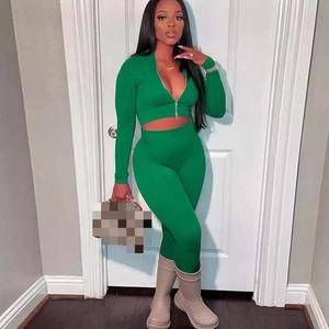 Servicio OEM alta calidad logotipo personalizado mujer Invierno 2 piezas chándal conjunto Sudadera con capucha pantalones de chándal 100% algodón transpirable a prueba de viento - Product Image 4