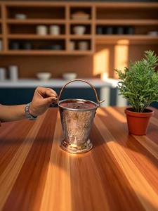 Théière à fleurs d'orchidées blanches de créateur idéale pour servir du thé, du café ou comme vaisselle élégante et décor de cuisine d'Inde - Product Image 4