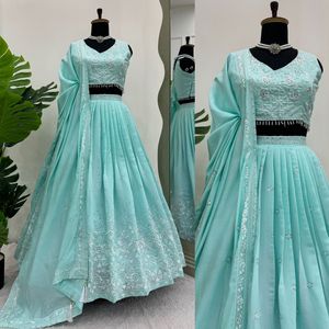 Colección de boutique Premium étnica india Lehenga y Choli semicosidos con Dupatta de contraste de proveedor mayorista - Product Image 3