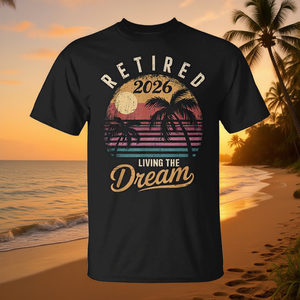 T-Shirt 'Living the Dream' per Pensionati 2026, Regalo Promozionale Premium per Ritirati - Product Image 3