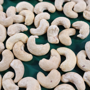 เม็ดมะม่วงหิมพานต์ WW450เม็ดมะม่วงหิมพานต์ W450สั้นระยะเวลารอคอยสั้น santigo noix de cajou - Product Image 1