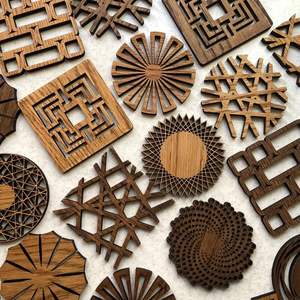 Posavasos de madera con diseño de corte láser con intrincados patrones florales de girasol perfectos para regalos rústicos de decoración del hogar de verano - Product Image 2