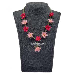 İğne Oyası Sıralı Çiçekler Kolye Açık Pembe Renkli Moda İşareti Colliers de mode - Product Image 1