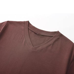 เสื้อยืดผ้าฝ้ายโอเวอร์ไซส์สำหรับผู้ชายพิมพ์ลายปักโลโก้ตามสั่งและบริการ OEM สำหรับสวมใส่ในฤดูร้อน - Product Image 4