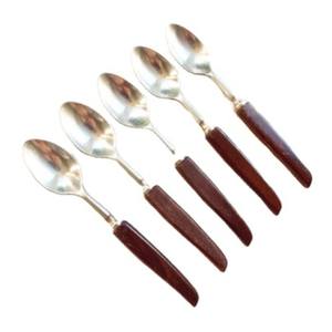 Diseño de tendencia Recubierto de PVD dorado con mango de madera Cuchara DE BODA DE LA India Ideal para uso en el hogar y el restaurante Artículos de cocina - Product Image 1