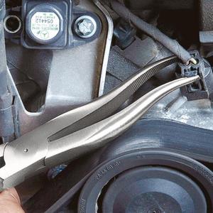 คีมสำหรับช่างยนต์ของ Knipex สีดำเคลือบอะทราเมนต์ หัวขัดเงา ด้ามจับเคลือบพลาสติก ปลายโค้ง - Product Image 2