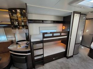 Autocaravana 4x4 Usada en Buen Estado, Remolque de Viaje Tipo Pop-Up, Totalmente Equipada, Acero Inoxidable, Blanca, Lista para Exportar a Todo el Mundo - Product Image 5