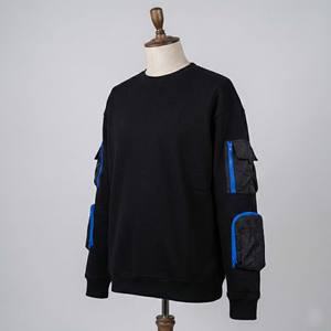Sudadera Cyberpunk Futurista Oversize, Estilo Utilitario, Color Negro Mate, Techwear, con Bolsillos Funcionales, 100% Algodón, para Invierno - Product Image 1