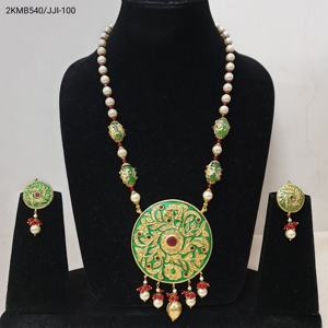 Ensemble pendentif Meenakari vert avec boucle d'oreille avec perles de perles pour les occasions de fête pour les femmes et les filles - Product Image 2