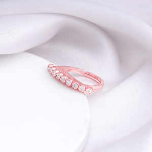 Anillo de Boda Geométrico Clásico y Elegante Chapado en Oro Rosa, Elaborado en Plata 925 - Product Image 2