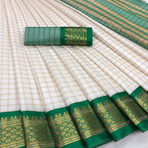 Blouse décontractée en soie Banarasi riche et lourde et sari Chit Pallu avec motif tissé jacquard - Product Image 1