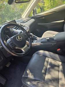 Lexu-s NX 300 Sport Utility 4D d'occasion propre, année 2020 - Product Image 3