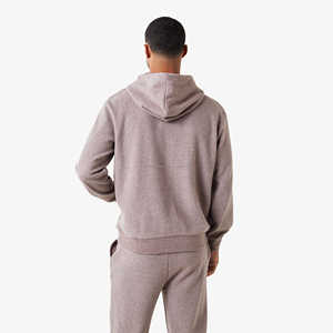 Prix de gros, sur mesure, OEM, vêtements d'entraînement unisexes élégants, coupe ajustée, vêtements d'hiver avec fermeture éclair robuste, respirants, survêtements pour hommes - Product Image 4