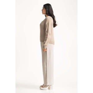 เสื้อคาร์ดิแกนสไตล์เกาหลีสำหรับผู้หญิง ทรงปกติ ชุดเสื้อกันหนาวพร้อมโลโก้ด้านหน้า รุ่น WM-SWT-WS24-133 - Product Image 2