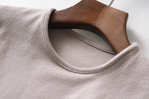 Camiseta OEM de alta calidad con cuello redondo y logotipo impreso personalizado al por mayor, camiseta bordada de manga larga y corta, ropa para mujer - Product Image 4
