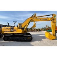 Excavatrice sur chenilles Komatsu PC220-8M0 d'occasion de 22 tonnes en stock à vendre
