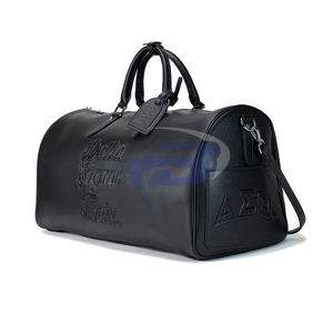 Sac de sport Delta Sigma Theta, sac de voyage personnalisé en cuir PU noir de luxe, sac à main de sport, sac à bandoulière durable et léger avec fermeture éclair - Product Image 2