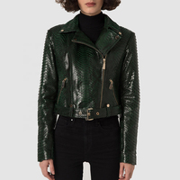 Conception unique de veste courte texturée en cuir de peau de serpent pour femmes broderie de logo personnalisé cuirs brillants vêtements d'extérieur vestes de motard pour femmes