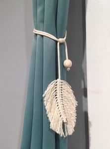 Embrasses de rideaux en macramé et plumes, porte-rideaux nautiques, embrasses de style Boho, embrasses à pompons en plumes - Product Image 2