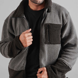 Venta al por mayor de chaqueta Polar de camuflaje de primavera para hombre personalizado al aire libre impermeable a prueba de viento con bolsillos delanteros con cremallera - Product Image 5