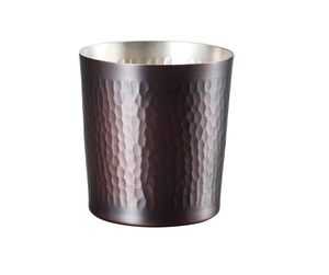 Nouvel arrivage de gobelet artisanal Indian Tradition en cuivre et métal pour conserver la bière et l'eau de la culture occidentale - Product Image 5