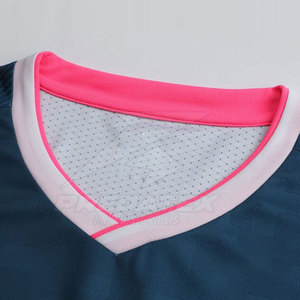 Uniformes de Fútbol Ligeros y Transpirables 100% Poliéster al por Mayor, Servicio OEM para Entrenamiento de Fútbol con Mangas Cortas - Product Image 3