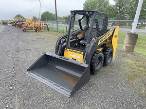 Cargadoras de Dirección Deslizante Usadas New Holland C232, Maquinaria de Construcción Versátil, Alto Rendimiento, Fácil Operación, Duraderas, En Venta - Product Image 2