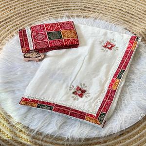 Sari en soie Bandhrej pur de qualité supérieure, traditionnel, avec bordure jacquard Zari, infroissable, anti-humidité, idéal pour les fêtes et le printemps - Product Image 1