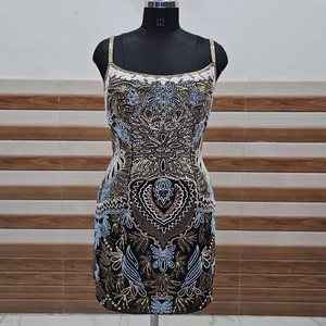 Vestido corto de fiesta Premium para mujer, perfecto para eventos nocturnos, cumpleaños y ocasiones especiales con un diseño elegante - Product Image 1