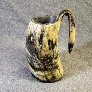 Jarra Vikinga Antigua, Jarra de Cuerno Natural Hecha a Mano, Diseño de Animales Tallados, Acabado de Alta Calidad, Ecológica - Product Image 3